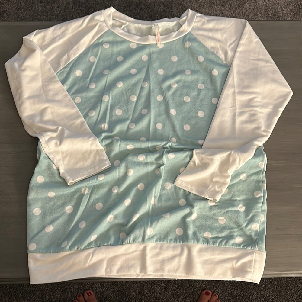 Lightweight women’s sweatshirt